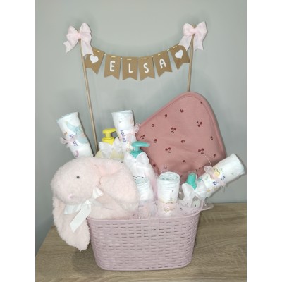 Cesta personalizada para bebé con muñeco y productos Nenuco