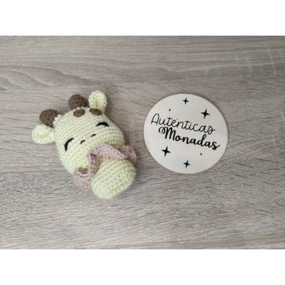 Sonajero Jirafa Hecho a Mano de Crochet – Juguete Artesanal para Bebé con Hilo 100% Algodón