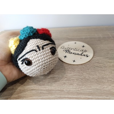 Llavero Frida Kahlo de crochet hecho a mano – Regalo artesanal único