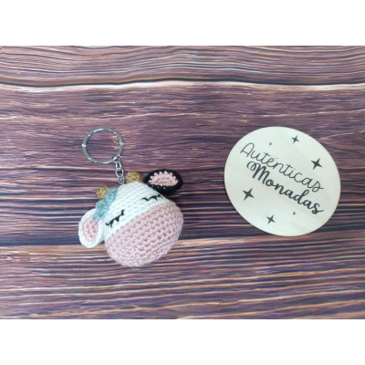 Llavero vaquita de crochet hecho a mano – Regalo artesanal y adorable