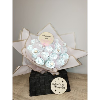 Ramo de Pañales Personalizado con Cartel – 20 Pañales Dodot Decorado con Estrellas de Madera