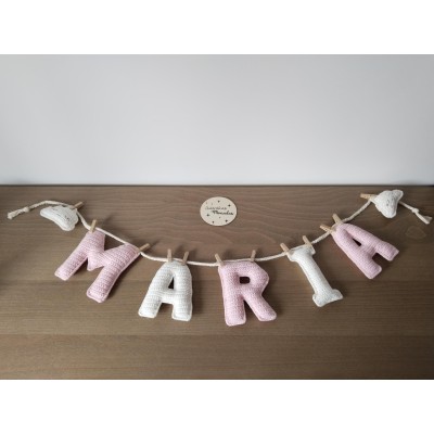 Nombre a Crochet Personalizado con Pinzas y Nubes