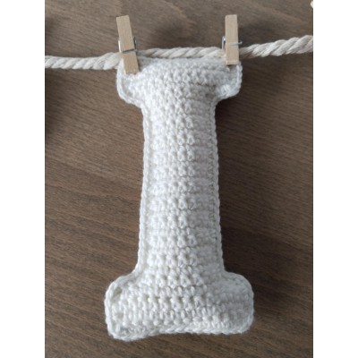 Nombre a Crochet Personalizado con Pinzas y Nubes