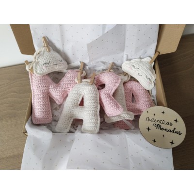 Nombre a Crochet Personalizado con Pinzas y Nubes