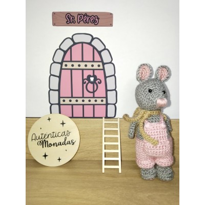 Ratón Pérez Rosa crochet hecho a mano con puerta y escalera mágica.