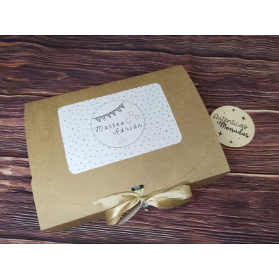 Pack Regalo Recién Nacida Niña Personalizado – “La Princesa de la Casa” con Body, Babero, Gorro y Sonajero de Crochet Vaquita