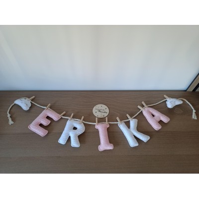 Nombre a Crochet Personalizado con Pinzas y Nubes