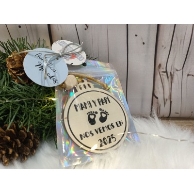 Decoración Navideña Mami y Papi Nos Vemos en (Año) de Madera Personalizada