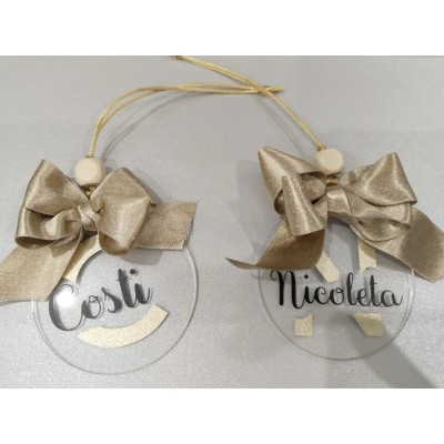 Adorno Navideño de Acrílico Personalizado con Inicial y Nombre en Vinilo Dorado Glitter y Lazo Dorado