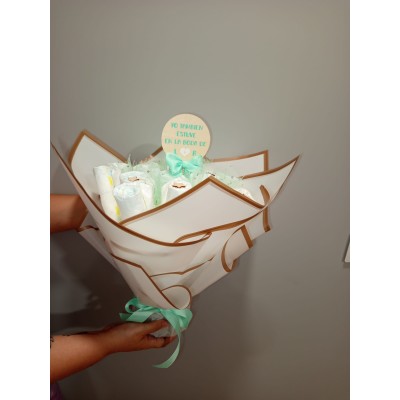 Ramo de Pañales para Boda Personalizado – “Yo también estuve en la boda de…” 20 Pañales Dodot