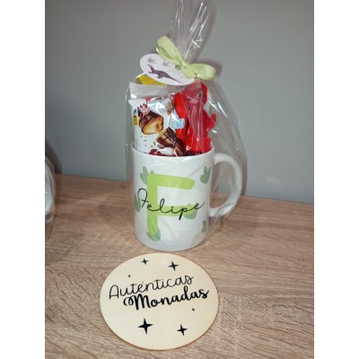 Taza personalizada con dulces y llavero a juego para eventos