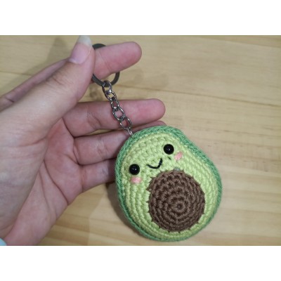 Llavero aguacate de crochet hecho a mano – Detalle artesanal y original