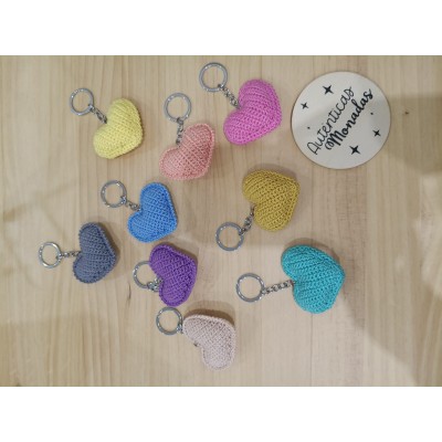Llavero corazón de crochet hecho a mano – Colores disponibles