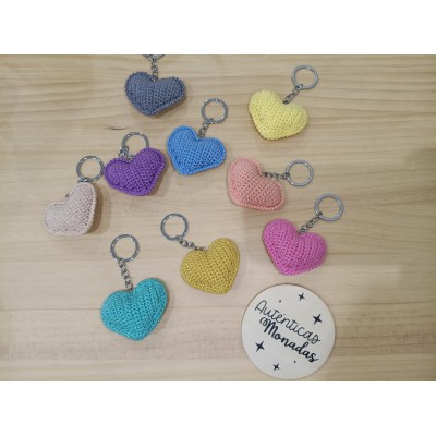Llavero corazón de crochet hecho a mano – Colores disponibles