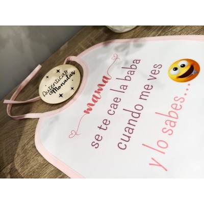 Babero bebé niña personalizado – “Mamá/Papá/Abuelo… se te cae la baba y lo sabes” | Regalo divertido para familia