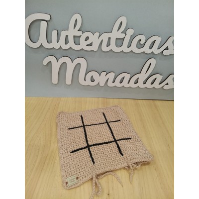 Tres en raya de abejitas para bebé | Juguete educativo de crochet hecho a mano