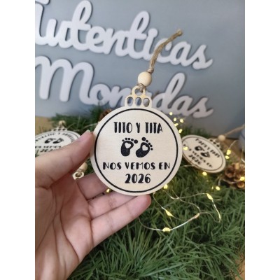 Adorno navideño personalizado “Nos vemos en…” – Regalo para futuros papás o abuelos