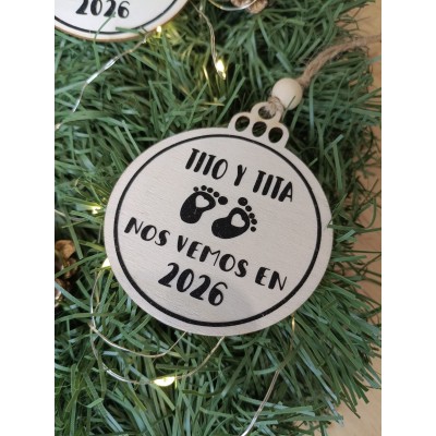 Adorno navideño personalizado “Nos vemos en…” – Regalo para futuros papás o abuelos