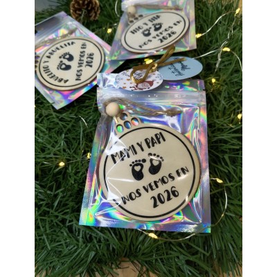 Adorno navideño personalizado “Nos vemos en…” – Regalo para futuros papás o abuelos