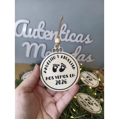 Adorno navideño personalizado “Nos vemos en…” – Regalo para futuros papás o abuelos