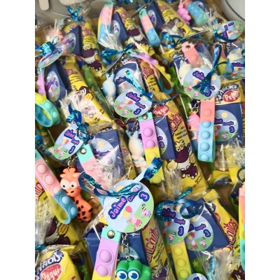 Bolsita infantil sorpresa personalizada – con chuches, globo y regalo a elegir