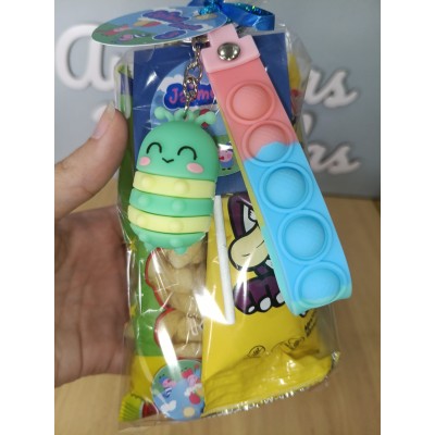 Bolsita infantil sorpresa personalizada – con chuches, globo y regalo a elegir
