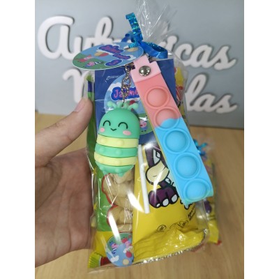 Bolsita infantil sorpresa personalizada – con chuches, globo y regalo a elegir