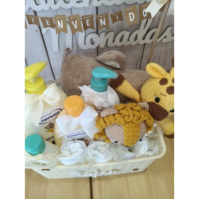 Cesta Personalizada Nenuco con Nombre en Cordón, Peluche y Mordedor | Bienvenido bebé