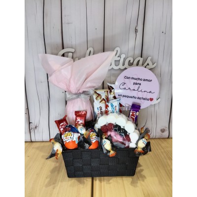 Cesta de Dulces Personalizada con Vino Frizzante y Chuches  Regalo Original