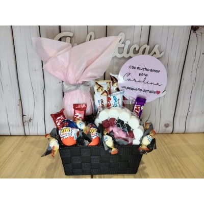 Cesta de Dulces Personalizada con Vino Frizzante y Chuches  Regalo Original