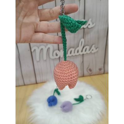 Llavero flor de crochet hecho a mano – Regalo artesanal y original