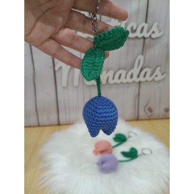 Llavero flor de crochet hecho a mano – Regalo artesanal y original