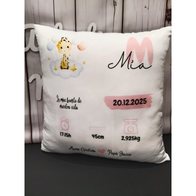 Cojín natalicio personalizado jirafa rosa – Regalo nacimiento niña