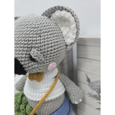 Koala crochet hecho a mano para bebé con bolsito  Amigurumi artesanal