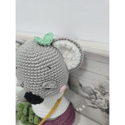 Koala crochet hecho a mano para bebé con bolsito  Amigurumi artesanal chica