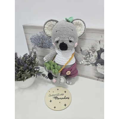 Koala crochet hecho a mano para bebé con bolsito  Amigurumi artesanal chica