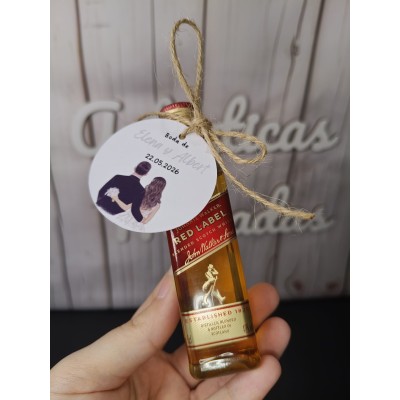 Mini botella de licor personalizada para eventos  Detalle original con etiqueta