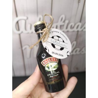 Mini botella de licor personalizada para eventos  Detalle original con etiqueta