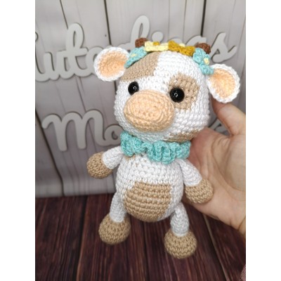 Muñeco Vaca de Crochet Hecho a Mano – Amigurumi Bebé
