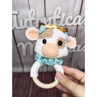 Mordedor Sonajero Vaca de Crochet Hecho a Mano – Natural y Seguro