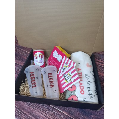 Pack Caja Salada con Manta Personalizada para San Valentín – Regalo Original para Parejas en San Valentin