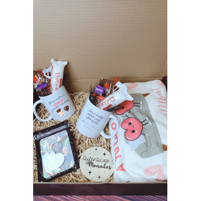 Pack Caja Dulce Personalizada para San Valentín – Tazas, Llavero, Manta y Chocolatinas