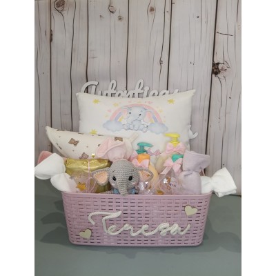 Cesta regalo bebé personalizada con nombre  Nenuco o Mustela + muñeco crochet y cojín natalicio