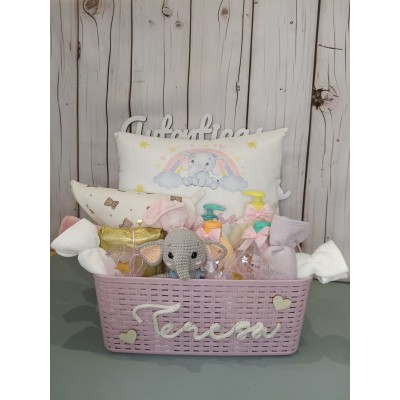Cesta regalo bebé personalizada con nombre  Nenuco o Mustela + muñeco crochet y cojín natalicio