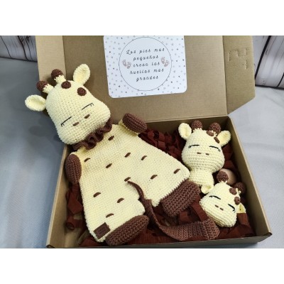Pack regalo bebé jirafa hecho a mano  Manta de apego, sonajero y sujetachupetes  Regalo recién nacido original