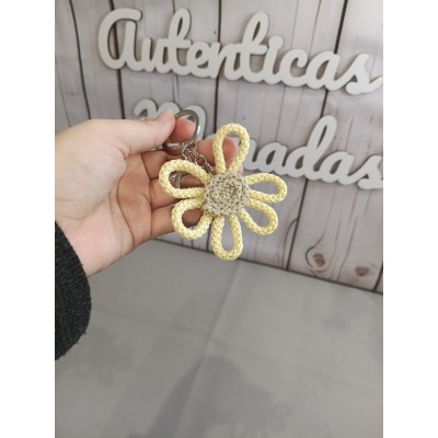 Llavero Flor en Tricotín Personalizado Hecho a Mano