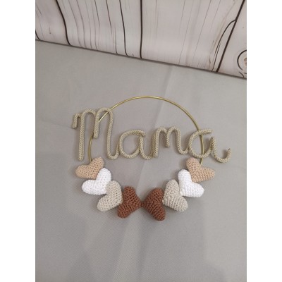 Nombre o Mamá en Tricotín con Corazones de Crochet Personalizado