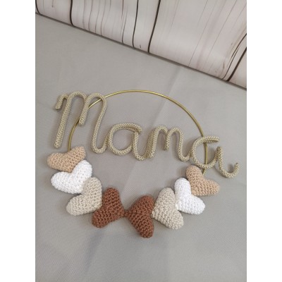 Nombre o Mamá en Tricotín con Corazones de Crochet Personalizado