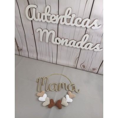 Nombre o Mamá en Tricotín con Corazones de Crochet Personalizado