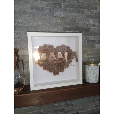 Cuadro Personalizado para Mamá con Nombres de los Hijos y Flores – Marco Blanco 25x25 cm